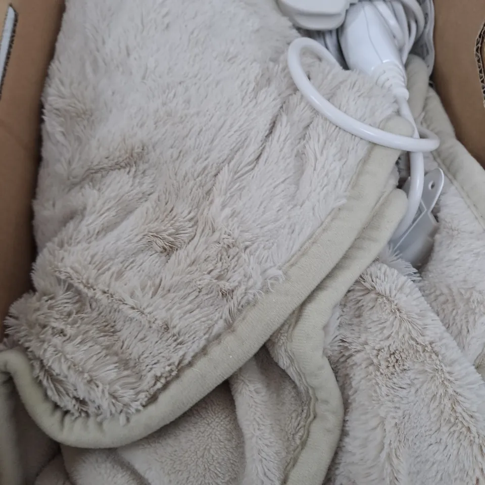 BOXED COZEE HOME VELVETSOFT HEATED THROW IN STONE 