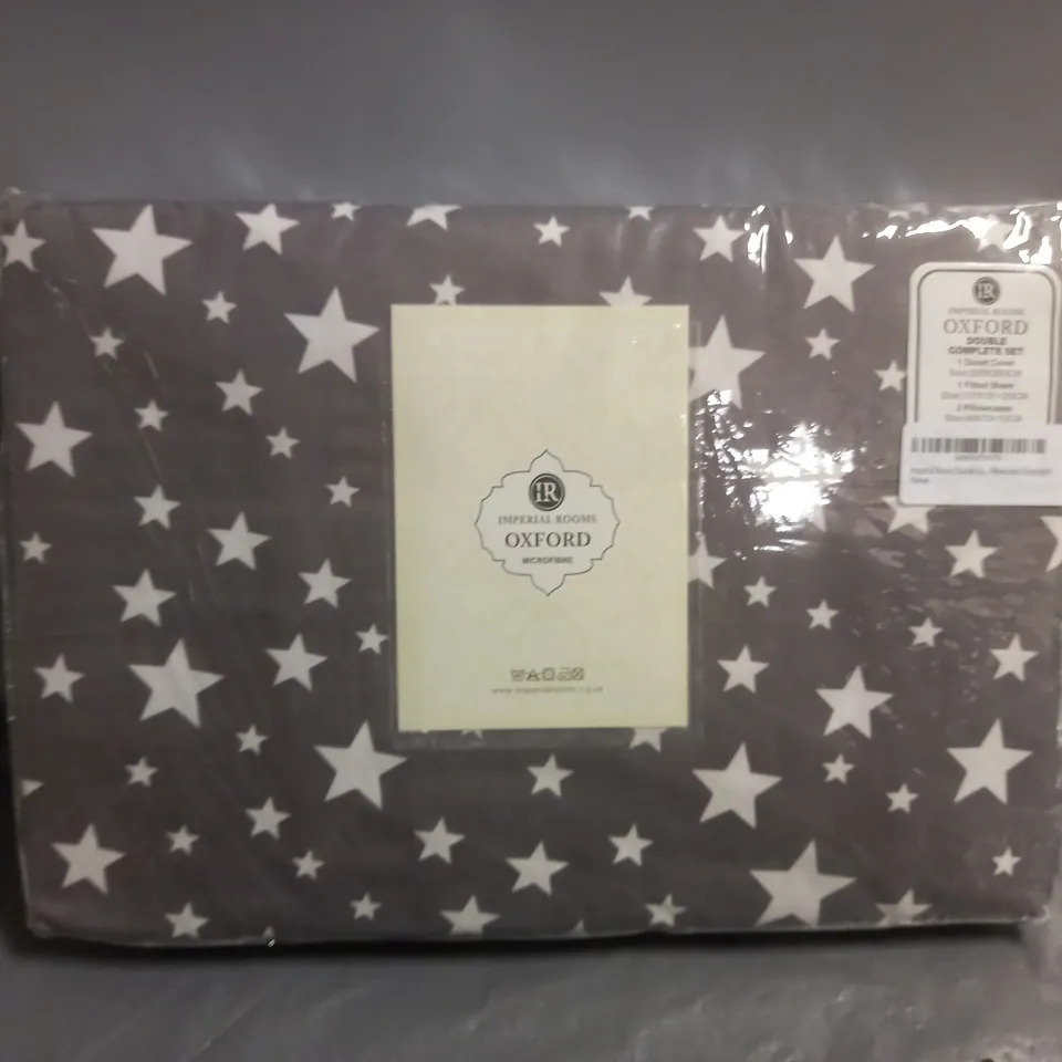 IMPERIAL ROOMS DOUBLE SET IN STAR DESIGN IN GREY