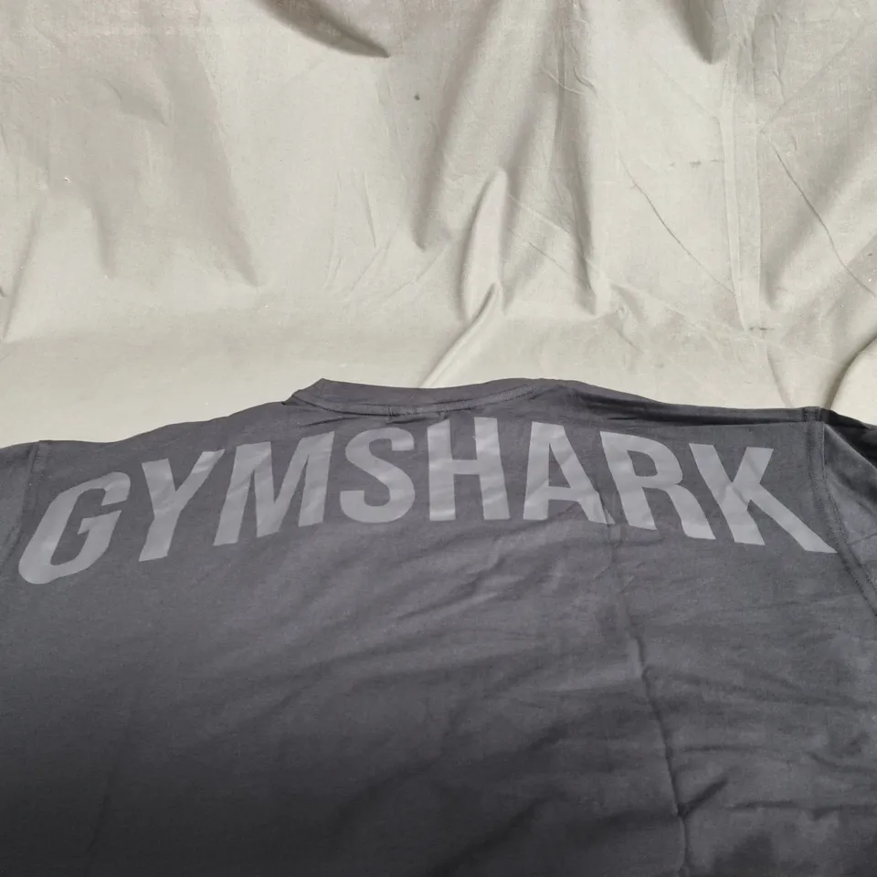 GYMSHARK T-SHIRT – LARGE