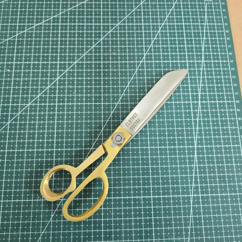 CLOTHES DOCTOR SCISSORS – GOLD-TONE HANDLES