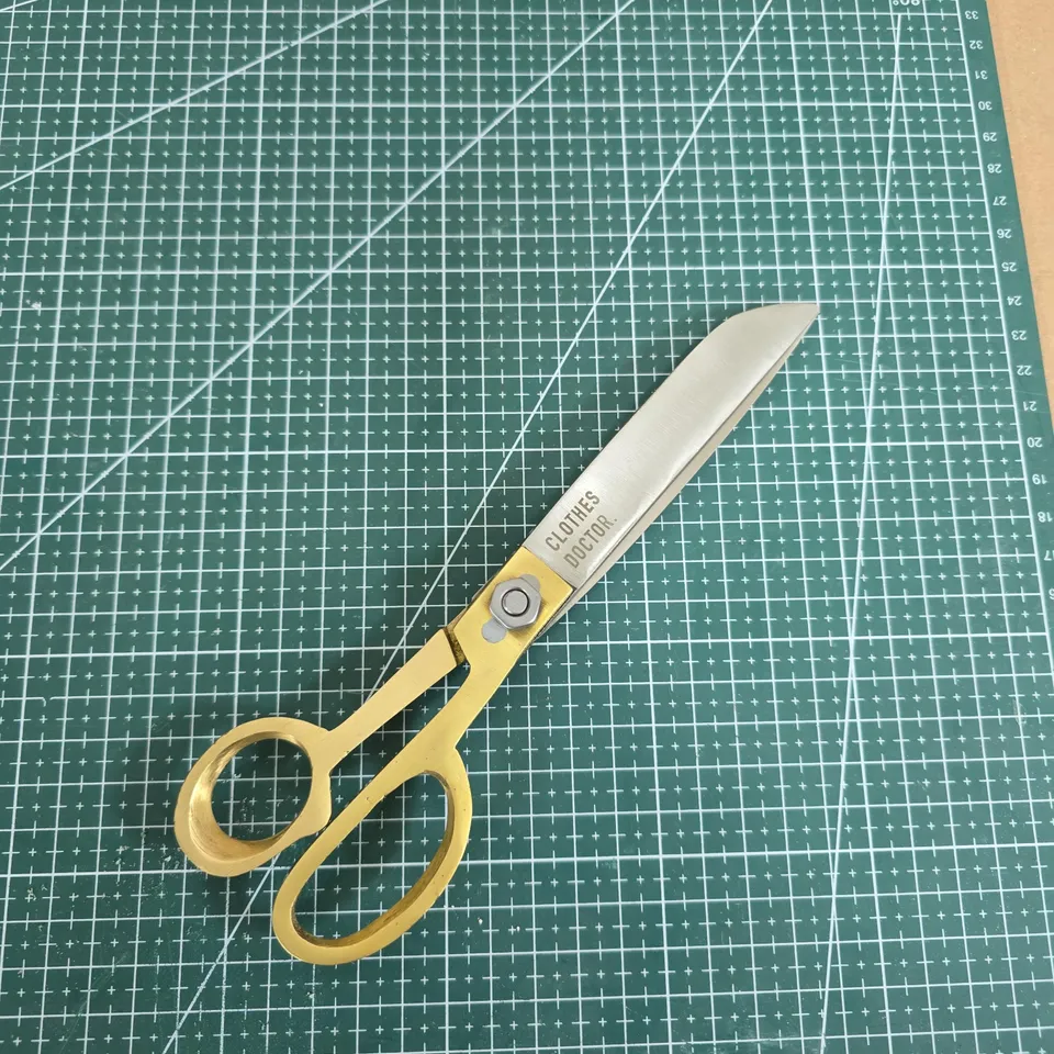 CLOTHES DOCTOR SCISSORS – GOLD-TONE HANDLES