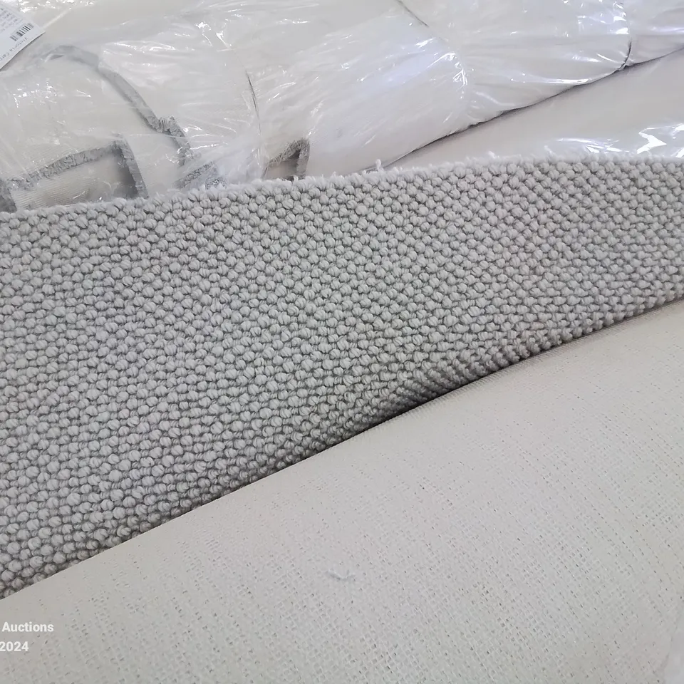 ROLL OF QUALITY HABBERLEY CLASSIC PEBLE STONE APPROXIMATELY 4.40M L X 4M W CARPET