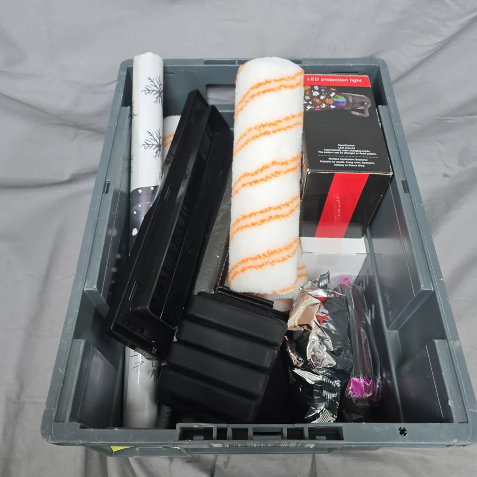 APPROXIMATELY 15 ASSORTED HOUSEHOLD ITEMS TO INCLUDE , PAINT BRUSHES, LED LIGHTS , ETC 