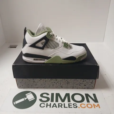 BOXED PAIR OF NIKE AIR WOMENS AIR JORDAN 4 RETRO TRAINERS IN WHITE/GREEN - UK 7