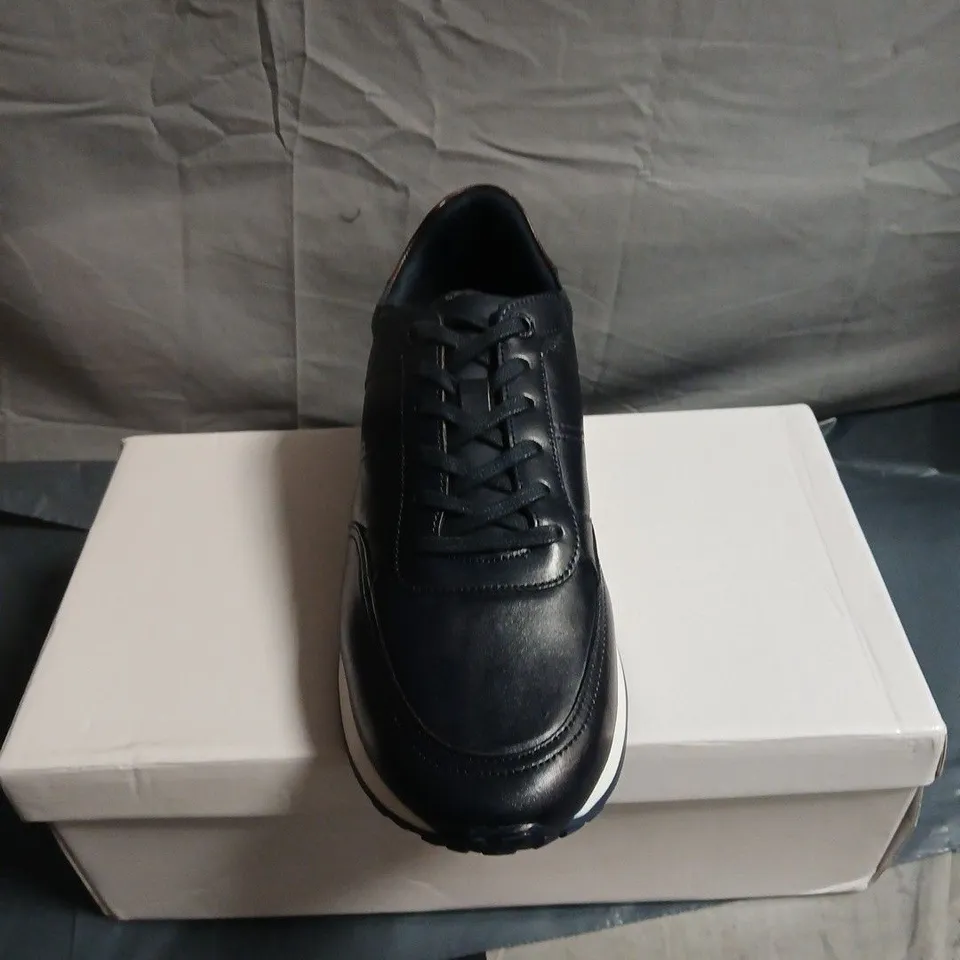 KURT GEIGER MEN'S DARK BLUE LEATHER TRAINERS EU SIZE 44