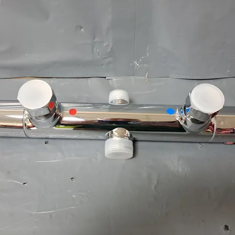 KITCHEN & BATHROOM TAP