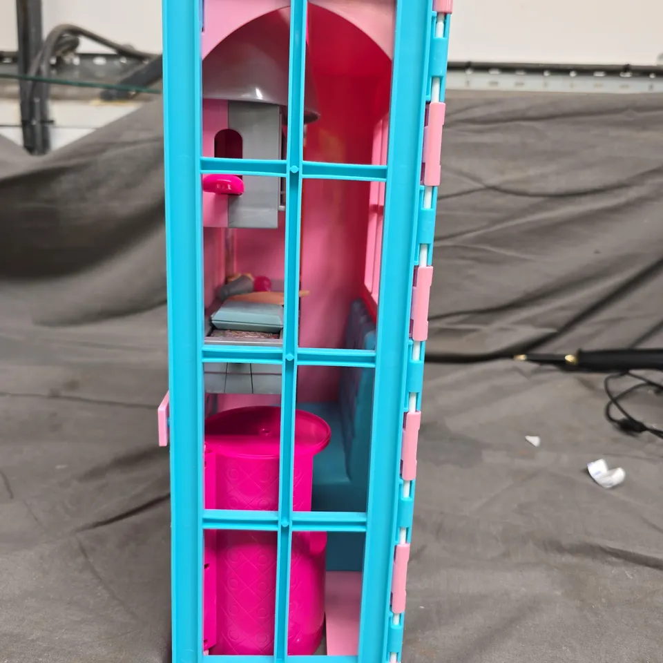 BARBIE PLAYSET DOLLHOUSE KITCHEN – PINK & TURQUOISE