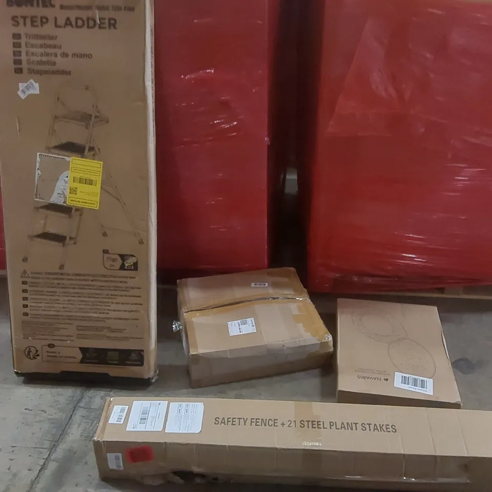 PALLET CONTAINING A LARGE QUANTITY OF ASSORTED ITEMS INCLUDING: STEP LADDER, SAFETY FENCE, TOILET SEAT, SWING SEAT ECT