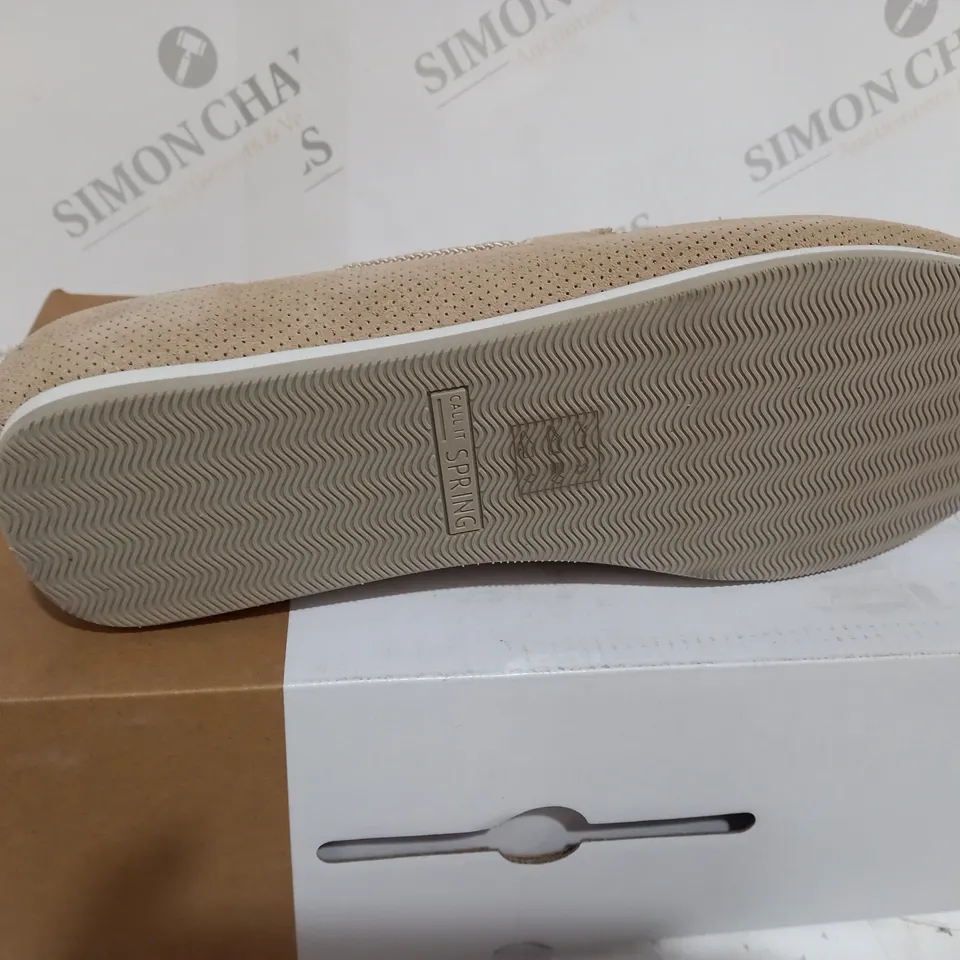 BOXED CALL IT SPRING PETRAJO BEIGE / SAND LOAFER - SIZE 10