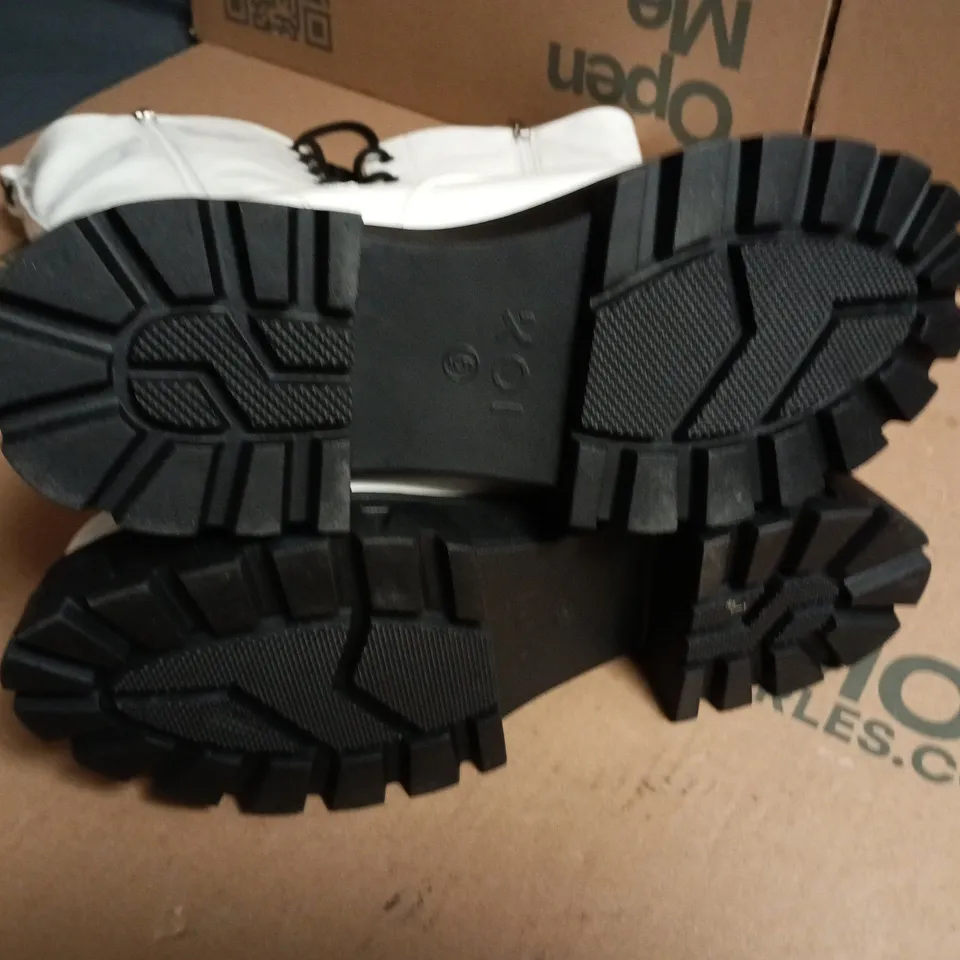 KOI WHITE PATENT KNEE-HIGH BOOTS WITH BLACK LACES - 6