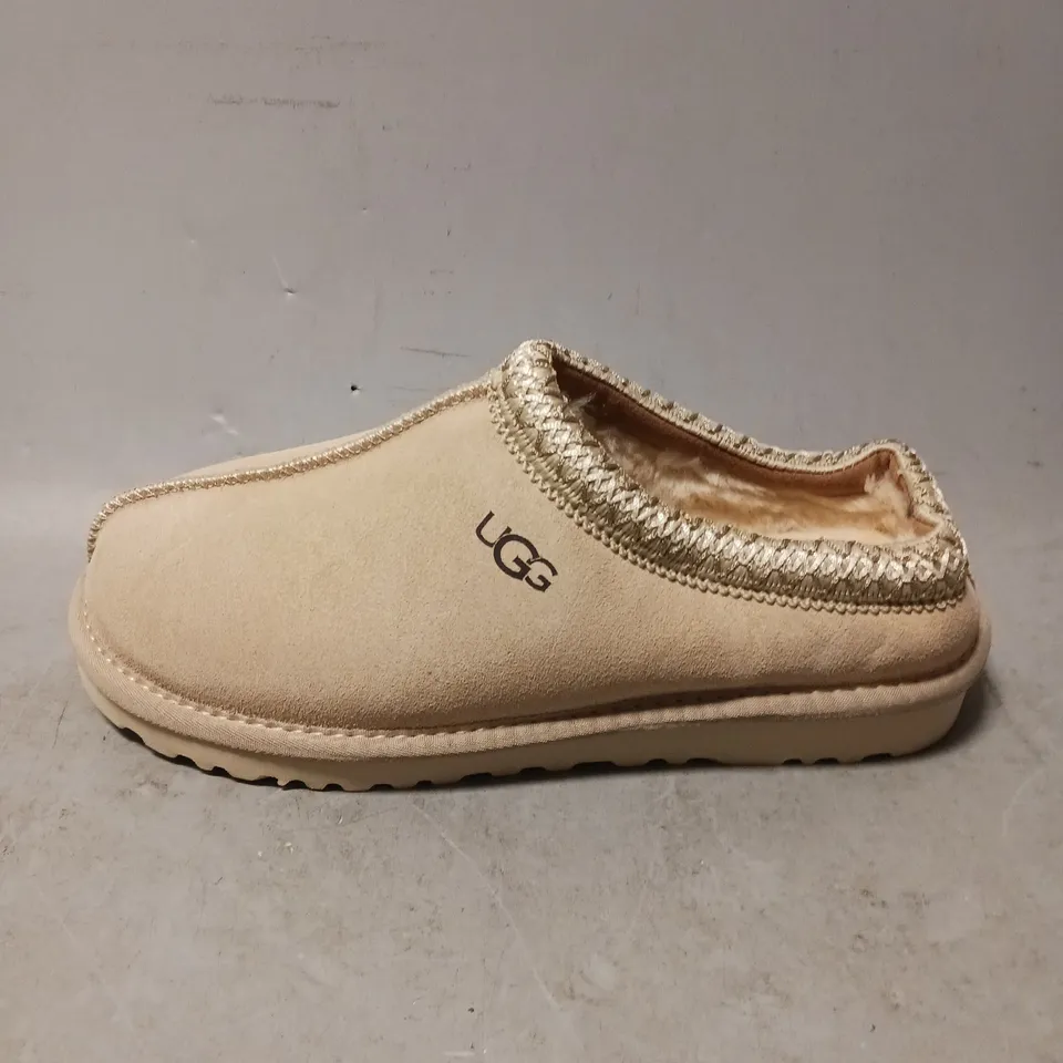 PAIR OF UGG TAZZ SLIPPERS, SAND - UK SIZE 6.5