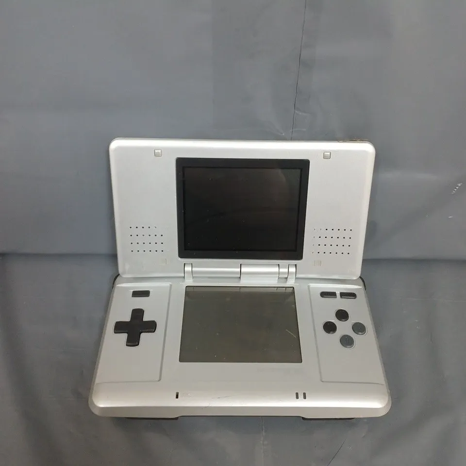 NINTENDO DS HANDHELD CONSOLE