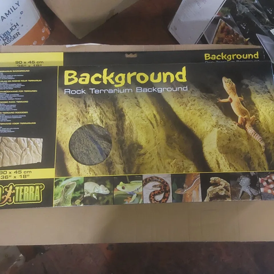 BOX TO CONTAIN 6 X EXO TERRA ROCK TERRARIUM BACKGROUNDS - 90 X 45cm