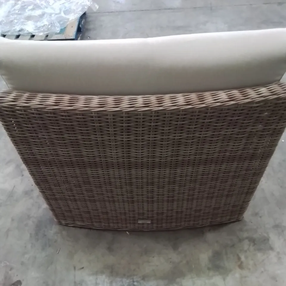 BOXED PRIMROSE LIVING ARCHED MIDDLE SOFA CHAIR IN NATURAL COLOUR 