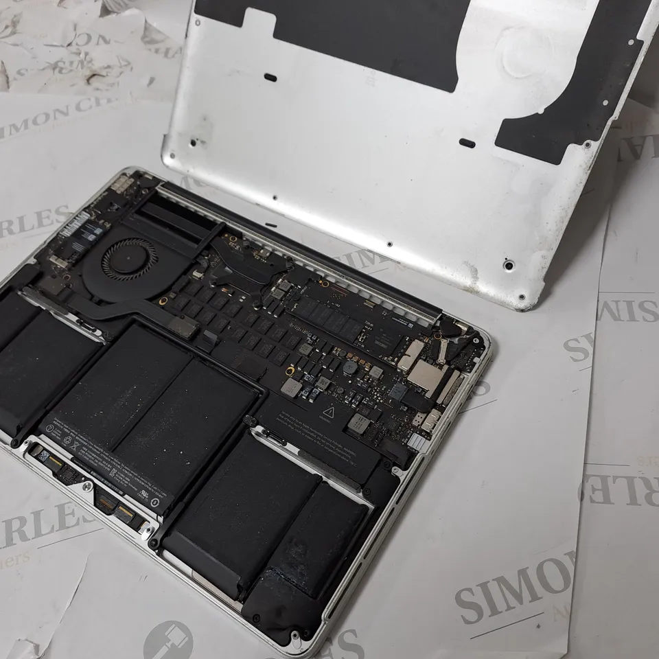 APPLE MAC BOOK PRO 11 1/A1502 SERIAL #C02NG7CBG3QK