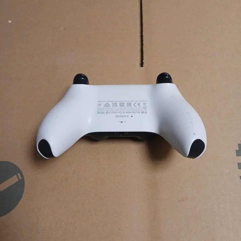 SONY PLAYSTATION 5 DUALSENSE WIRELESS CONTROLLER – WHITE