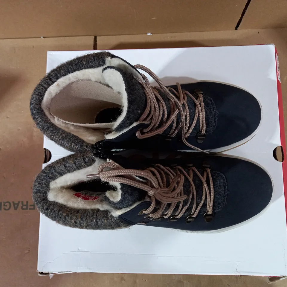 RIEKER LACE NAVY BOOT - SIZE 5