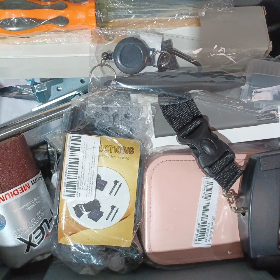 APPROXIMATELY 15 ASSORTED HOUSEHOLD ITEMS TO INCLUDE 3PC WIRE BRUSH SET, BUNTY CHOKER COLLAR, COLD CHISEL, ETC