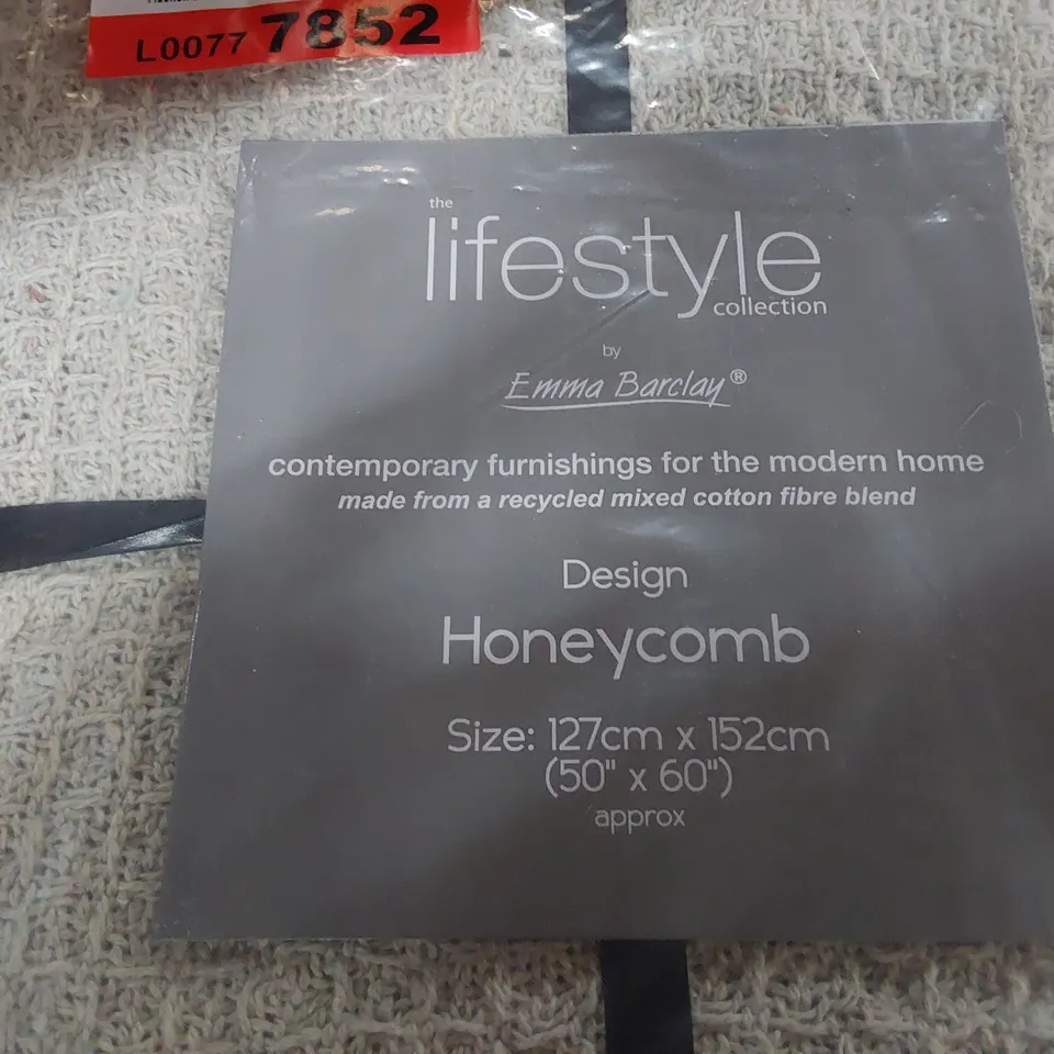 DESIGNER MILBRANDT HONEYCOMBE THROW IVORY 127 × 152cm