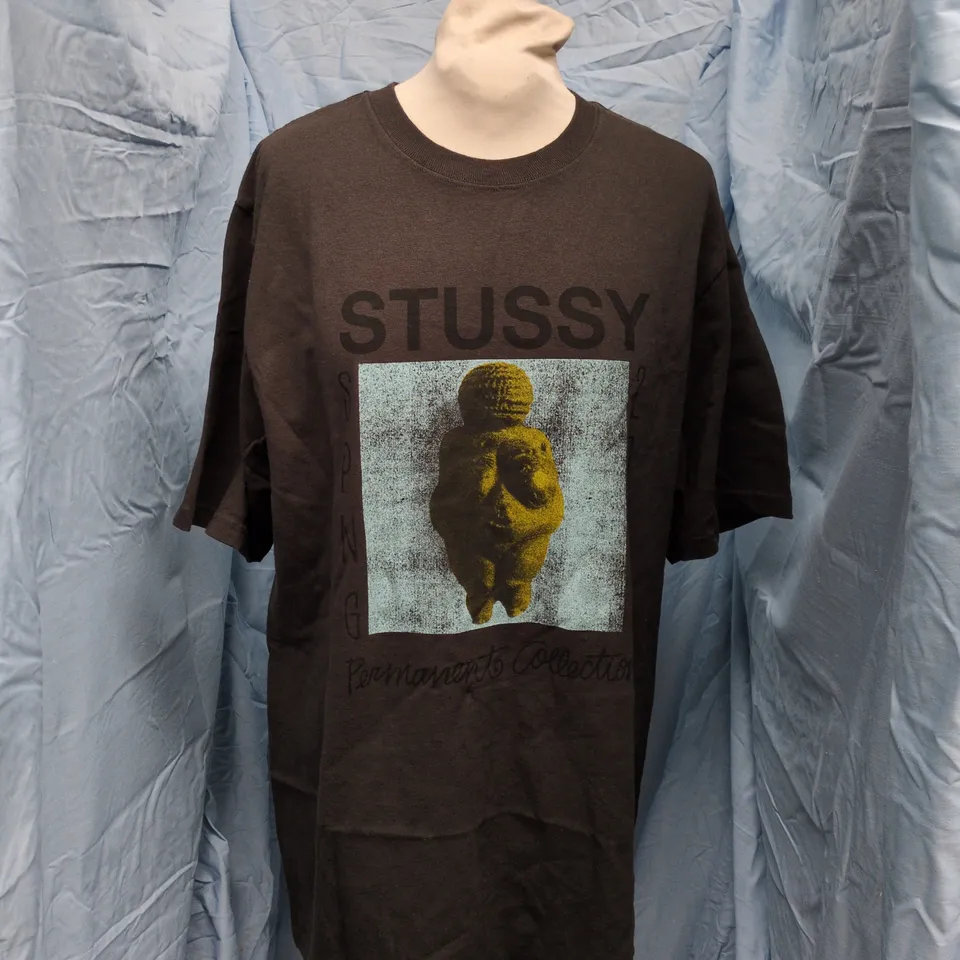 STUSSY PERMANENT COLLECTION P.D. TEE – FADED BLACK – MEDIUM