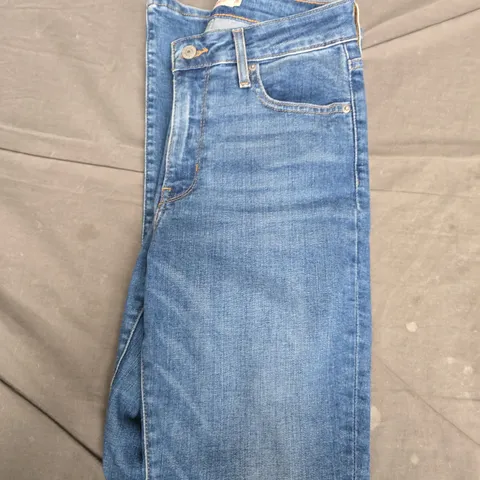 LEVI'S PREMIUM 725 HIGH RISE BOOTCUT JEANS β UK 6 (US 26)
