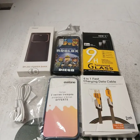 APPROXIMATELY 15 ASSORTED SMARTPHONE ACCESSORIES TO INCLUDE CHARGING CABLES, POWERBANKS, PHONE CASES ETC 