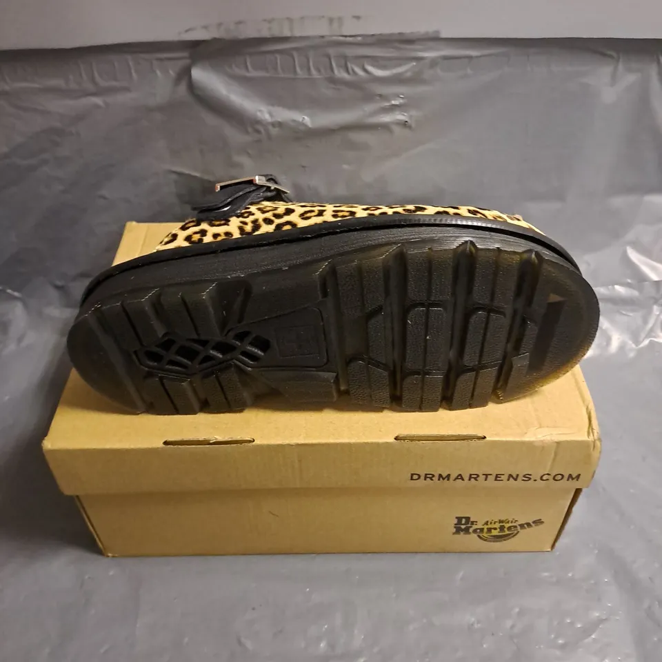 BOXED PAIR OF DR MARTENS ZEBZAG MULE MINI LEOPARD SPOT HAIR ON BRONX SUEDE SHOES IN LIGHT TAN/BLACK SIZE UK 6