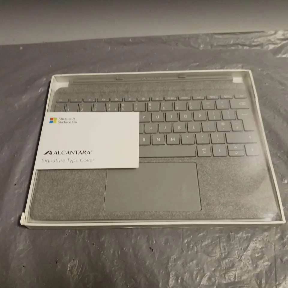 MICROSOFT SURFACE PRO ALCANTARA SIGNATURE TYPE COVER 