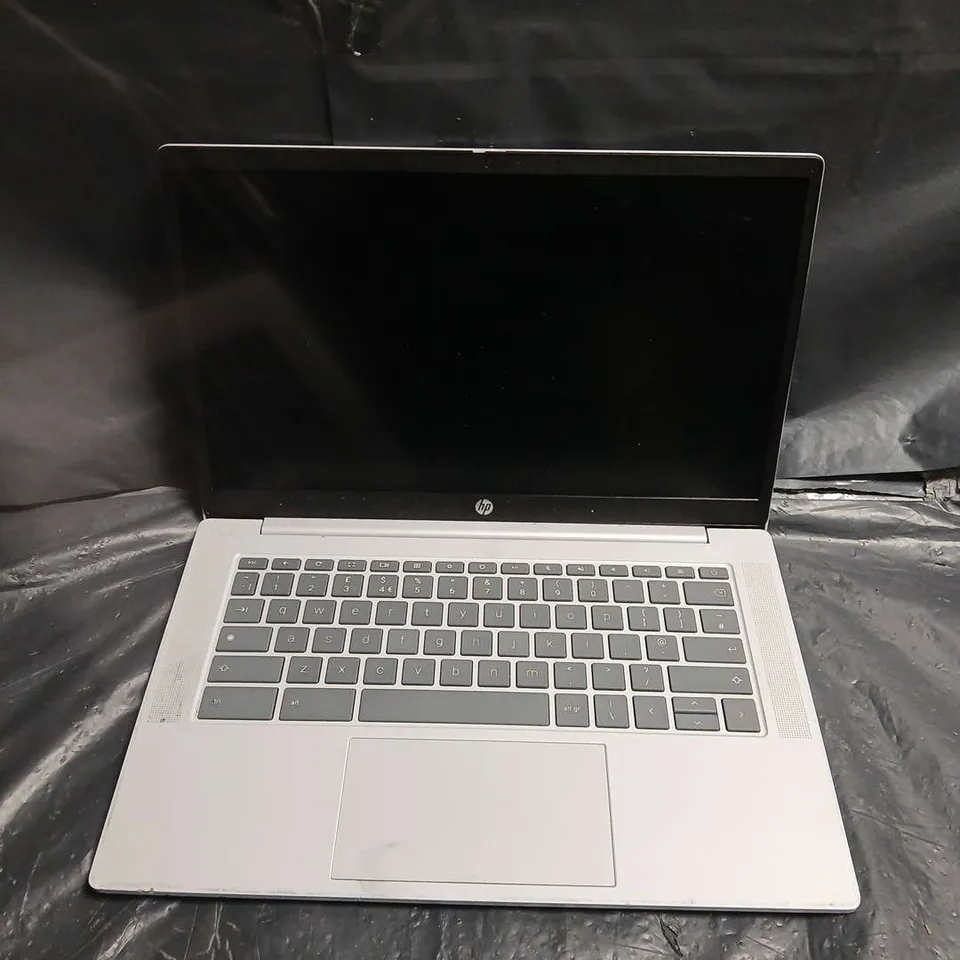 HP CHROMEBOOK LAPTOP – CHROME OS - SILVER
