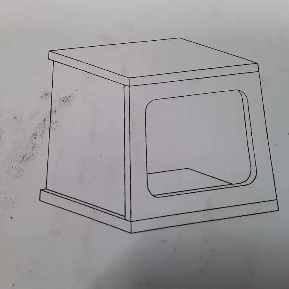 BOXED WHITE WOODEN STORAGE BOX