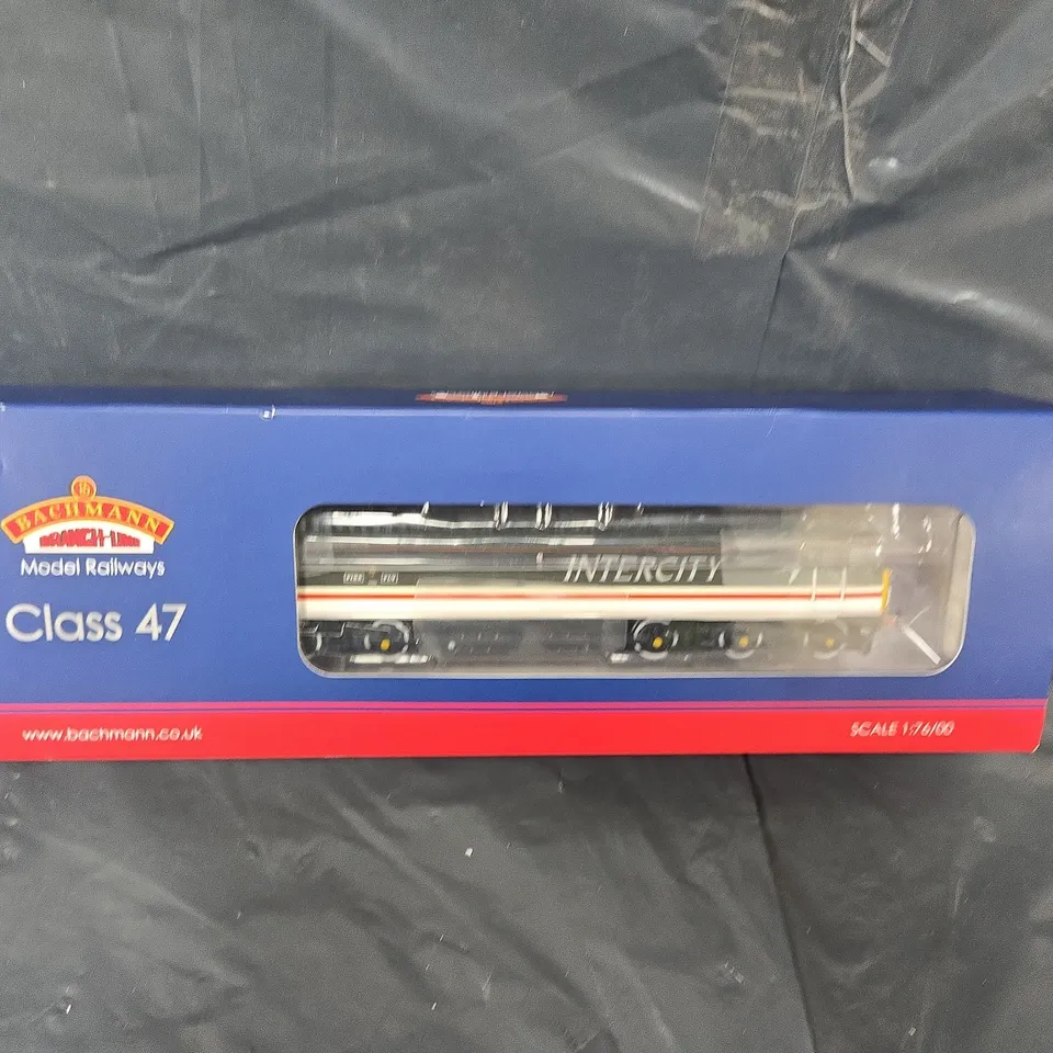 BACHMANN MODEL RAILWAYS - CLASS 47 DIESEL 47834 FIRE FLY BR INTERCITY SWALLOW