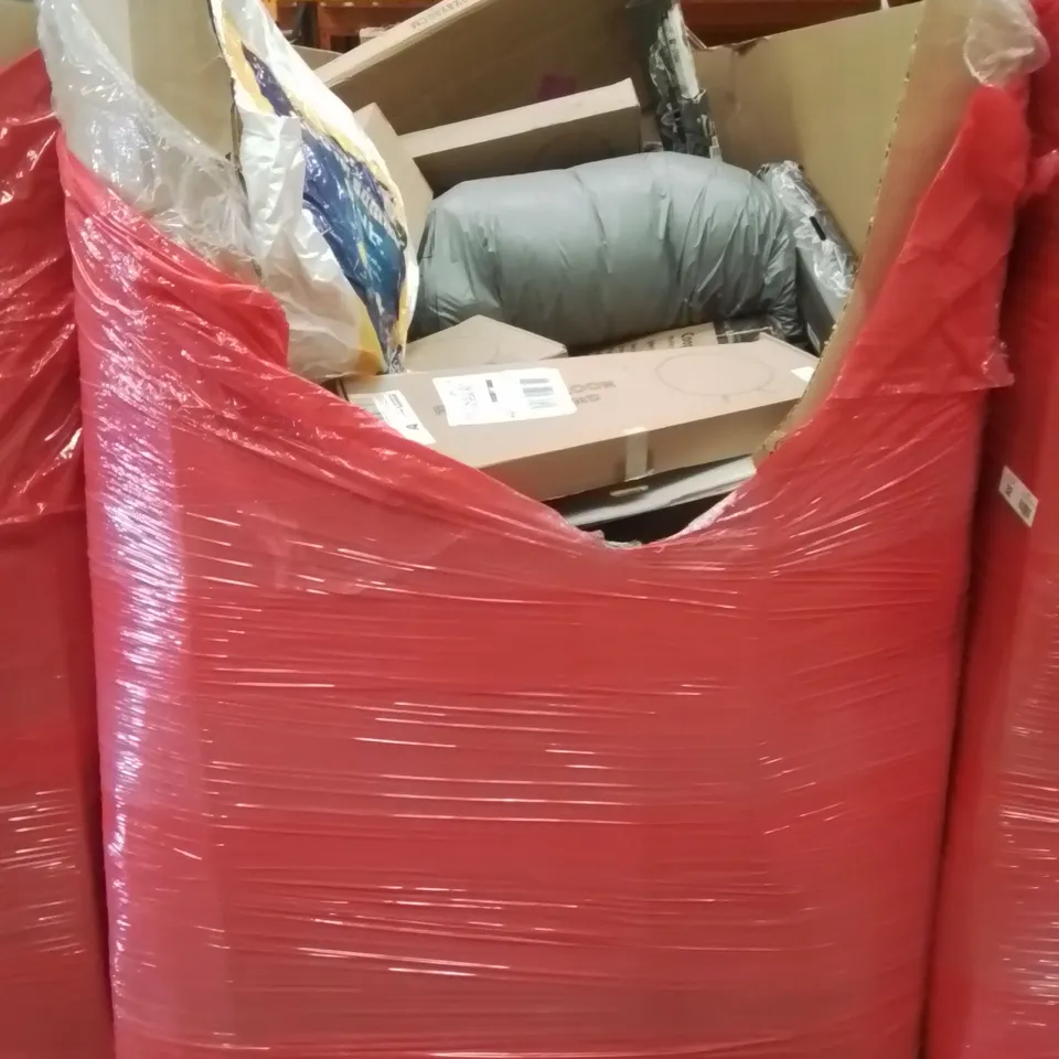 PALLET CONTAINING VARIOUS ASSORTED BOXED HOUSEHOLD ITEMS TO INCLUDE: BALLOON ARCH STAND, SUMMER DUVET, MULTIFUNCTIONAL DESK, BALLOON ARCH STAND AND LOTS MORE UNMARKED BOXED ITEMS 