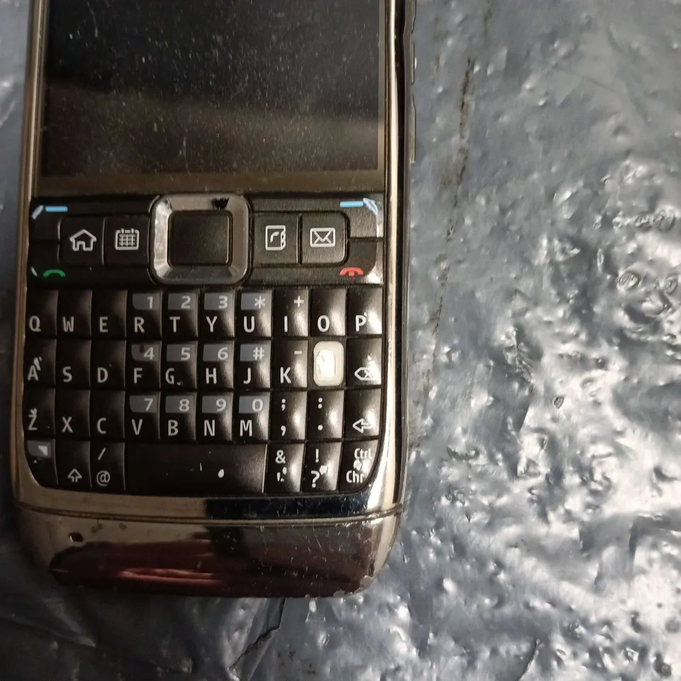 NOKIA E71 (E-SERIES) QWERTY SMARTPHONE – SILVER