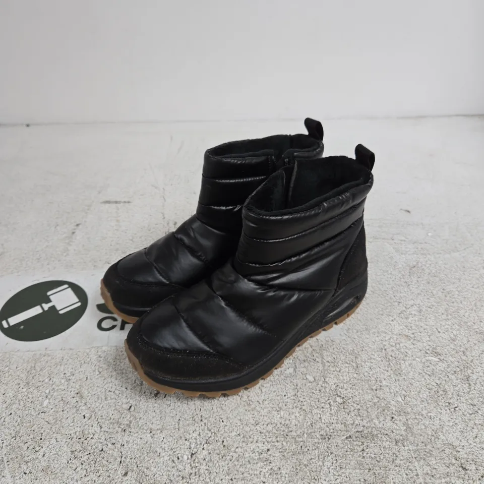 SKECHERS BLACK QUILTED PADDED WINTER BOOTS – UK 5.5 (US 8.5)
