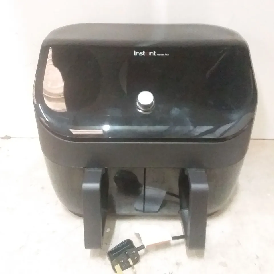 BOXED INSTANT VORTEX 8 IN 1 DUAL AIR FRYER 7.6L ( NO TRAYS +MANUAL )