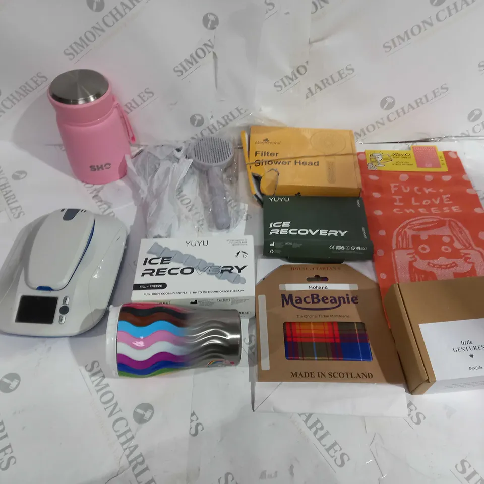APPROXIMATELY 10 ASSORTED HOUSEHOLD GOODS TO INCLUDE YUYU ICE RECVERY, FILTER SHOWER HEAD, AND LITTLE GESTURES ETC. 