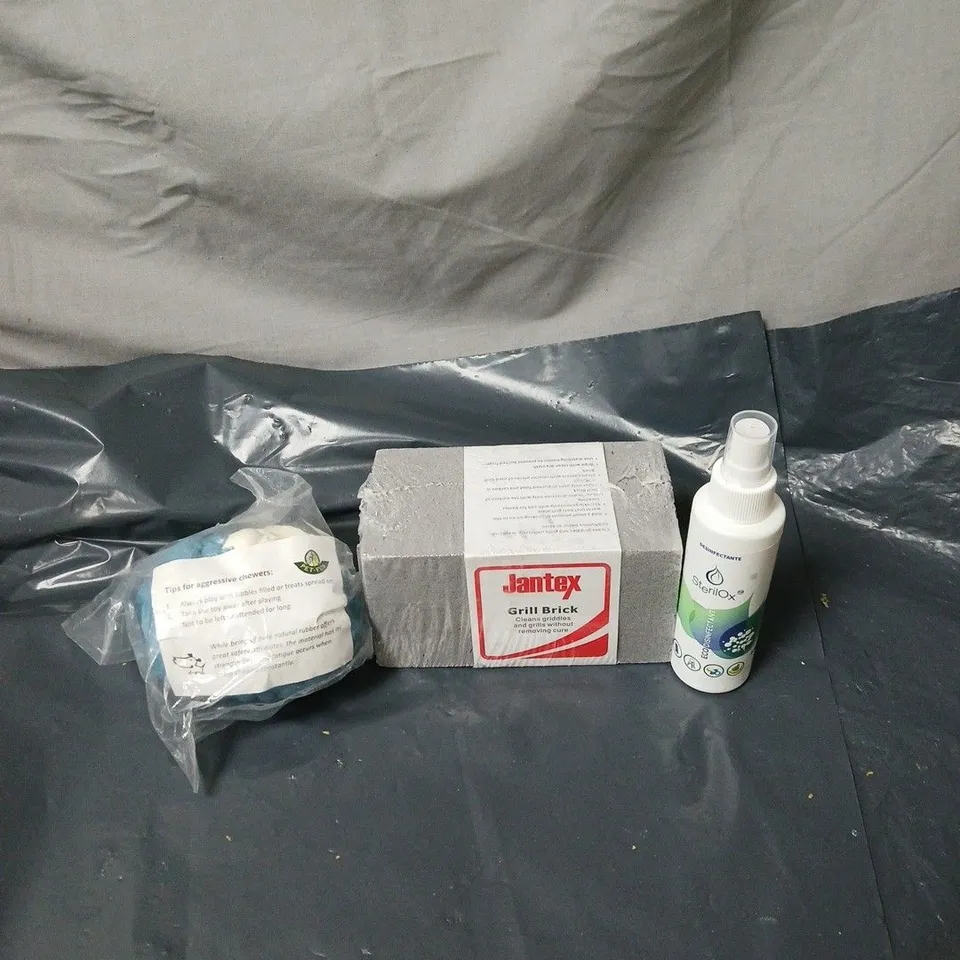 APPROXIMATELY 15 ASSORTED HOUSEHOLD ITEMS TO INCLUDE GRILL BRICK, STERILOX DISINFECTANT, DOG CHEW TOY ETC
