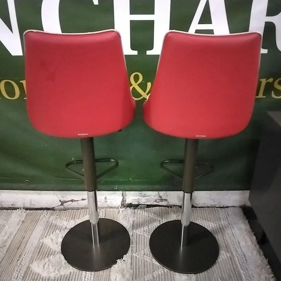 QUALITY ITALIAN MADE PAIR OF BONTEMPI CLARA RED LEATHER BAR STOOLS ON BRASS BASES  RRP £1020