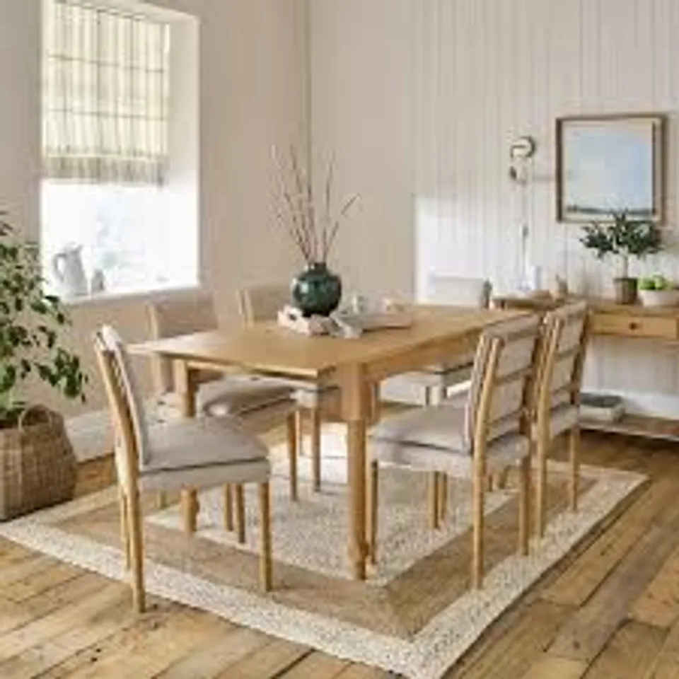 BOXED CHURCHGATE WALCOTE 4-6 SEATER SQUARE EXTENDING DINING TABLE - OAK (1 BOX)