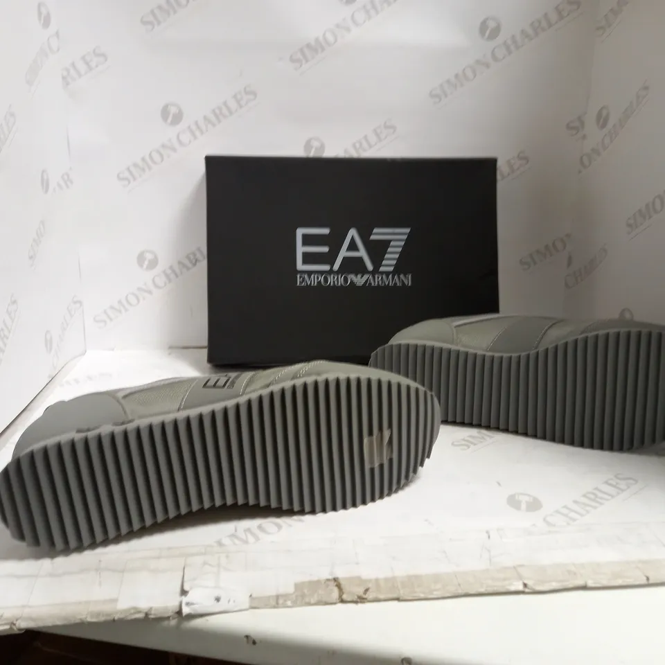 EA7 EMPORIA ARMANI X8X027 SIZE 9.5 