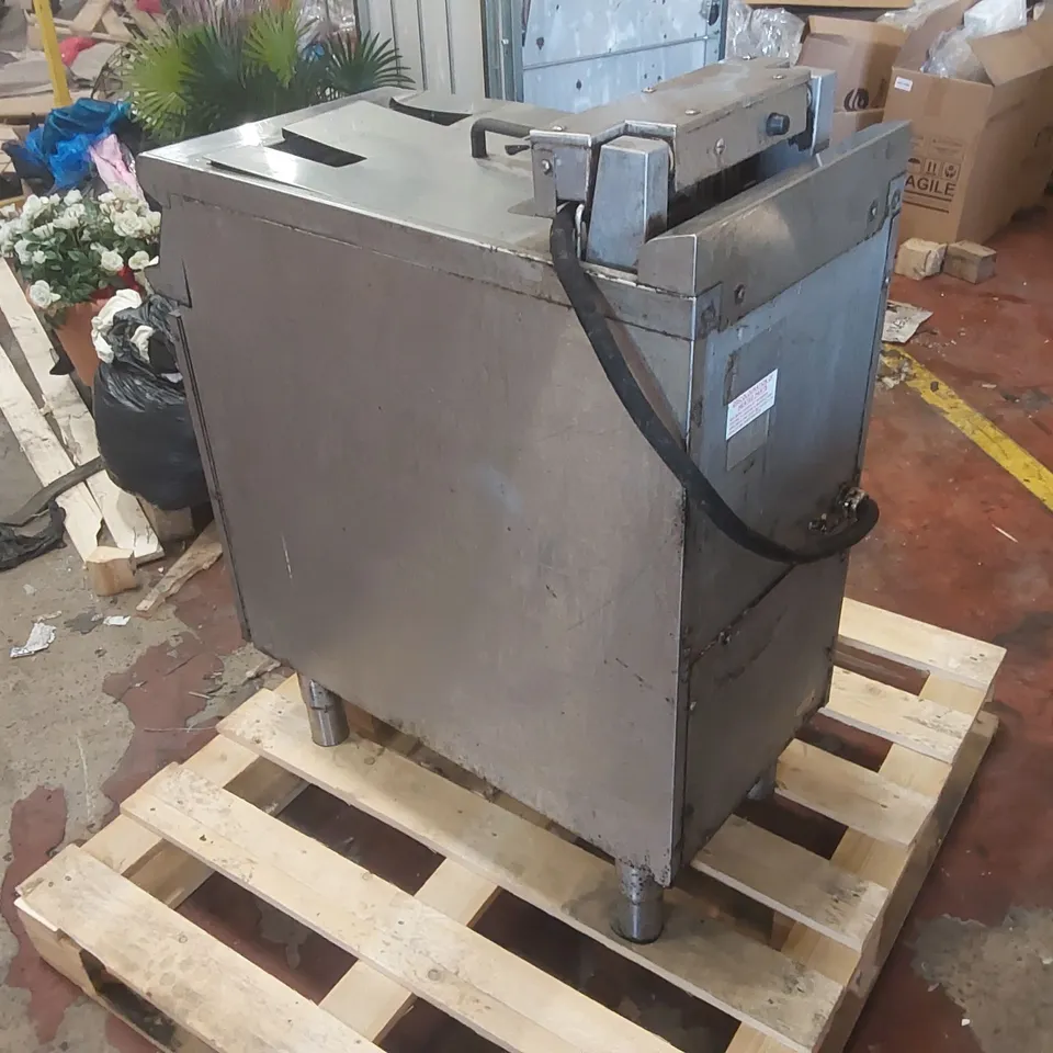 FALCON COMMERCIAL GAS DEEP FRYER