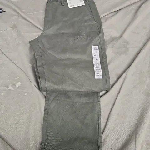 UNIQLO SLIM FIT CHINO PANTS – OLIVE, SIZE 32X32 (WAIST X LENGTH)