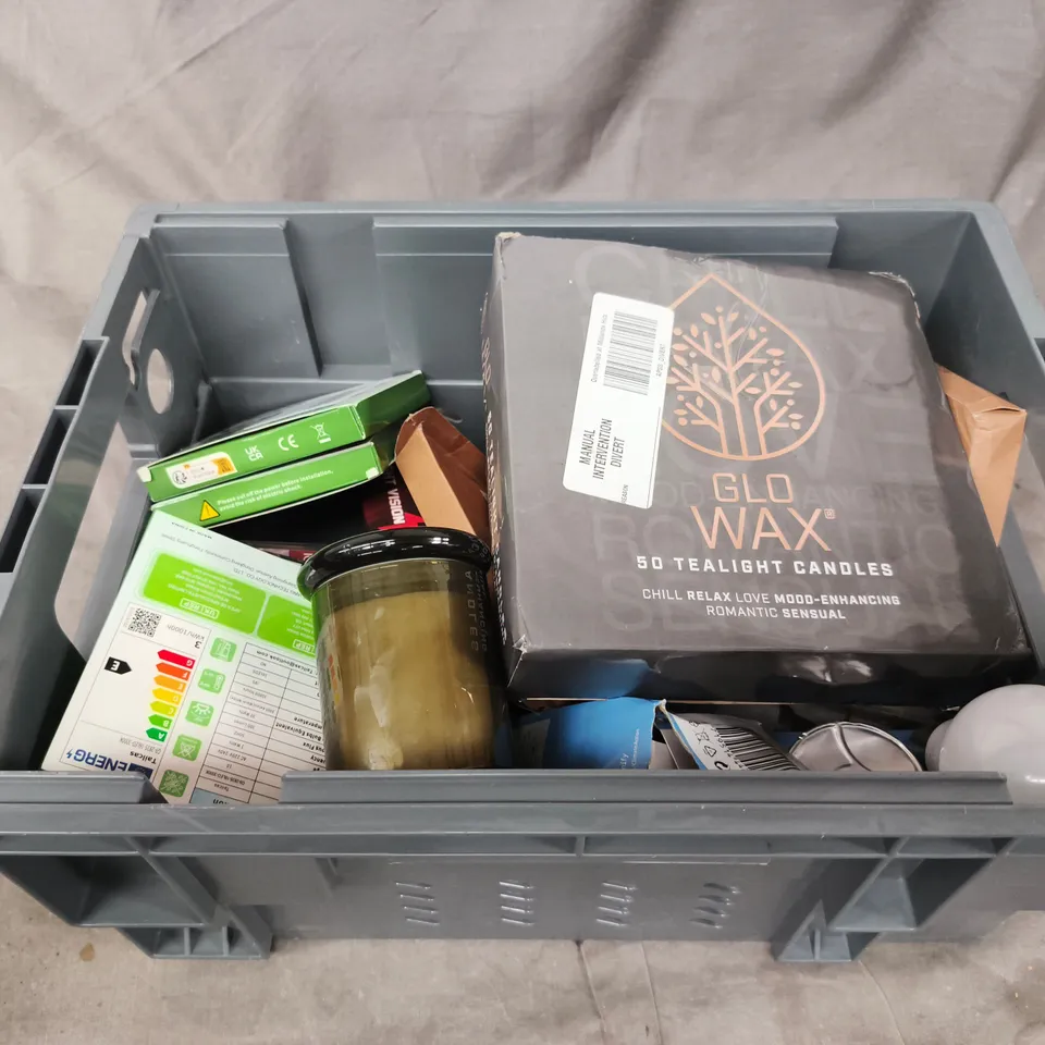 APPROXIMATELY 15 ASSORTED HOUSEHOLD PRODUCTS TO INCLUDE LIGHTBULBS AND CANDLES