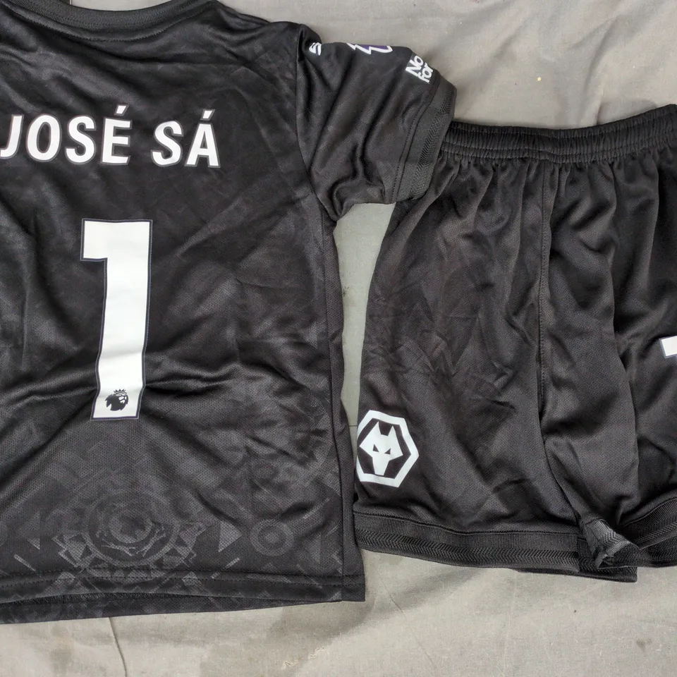 KID'S WOLVERHAMPTON WANDERERS GOAL KEEPER KIT SIZE 20