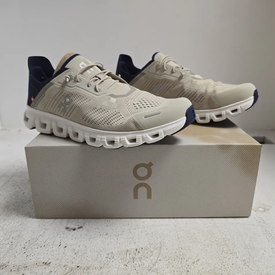 BOXED PAIR OF ON CLOUD 6 COAST TRAINERS IN PELICAN/MIDNIGHT SIZE UK 9
