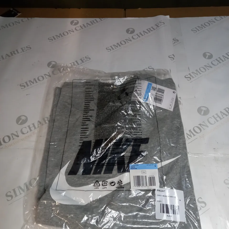 BAGGED NIKE GRAPHIC T-SHIRT SIZE M