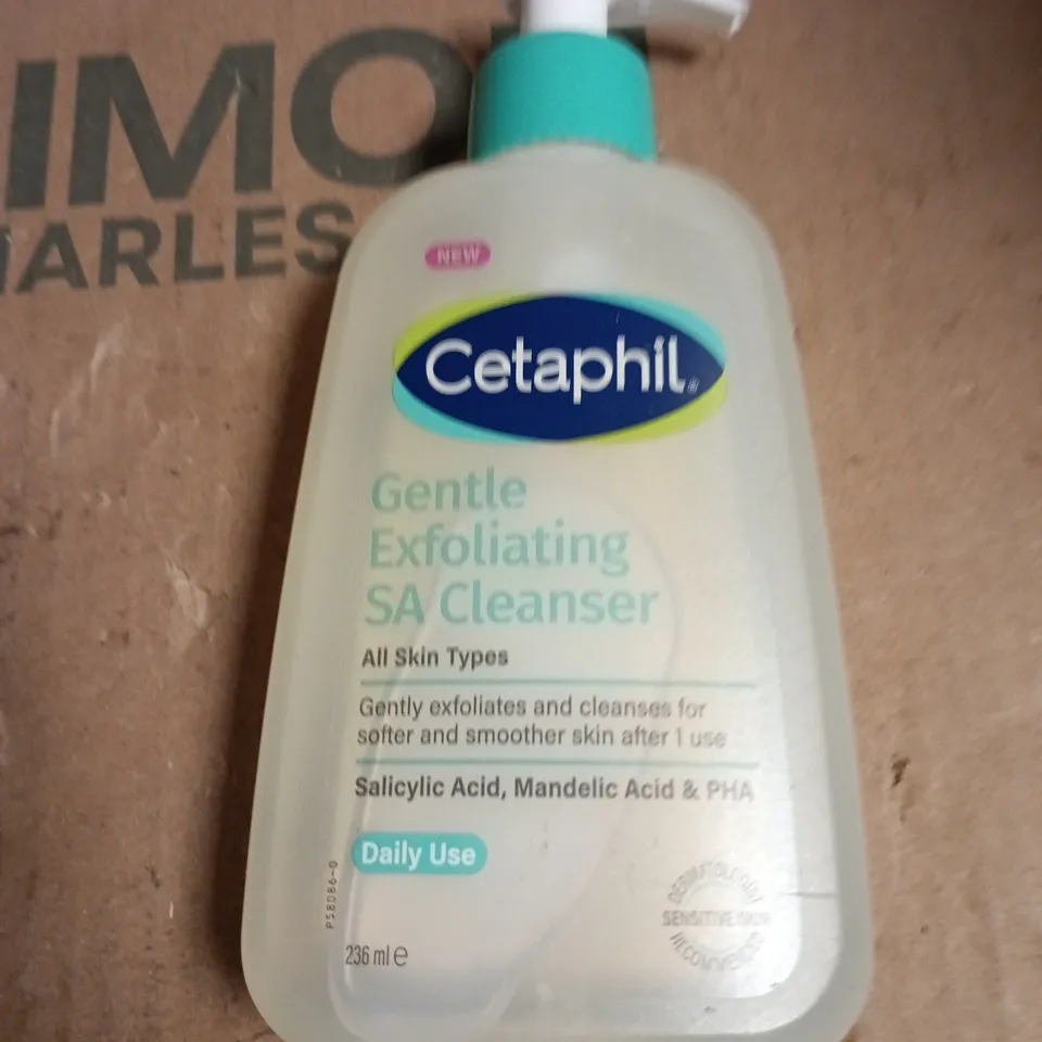 APPROXIMATELY 20 ASSORTED COSMETIC ITEMS INCLUDING TROPIC SKINCARE  , ROSE OUD SHEA BODY BUTTER AND CETAPHIL CLEANSER 