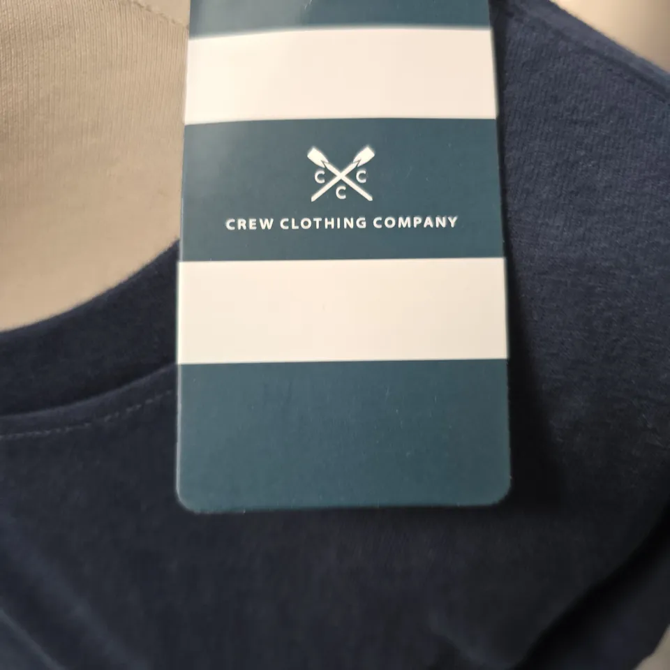 CREW CLOTHING COMPANY NAVY T-SHIRT WITH CREST LOGO – XXL