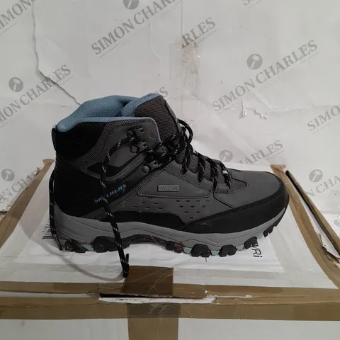 SKECHERS BLACK/GREY/BLUE HIKING BOOTS SIZE 6.5