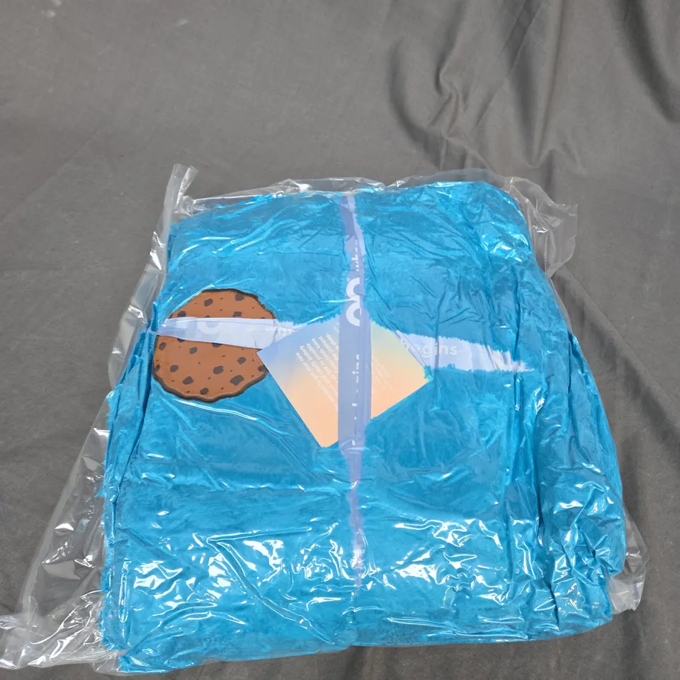 SEALED OODIE HOODED OVERSIZED BLANKET - COOKIE MONSTER